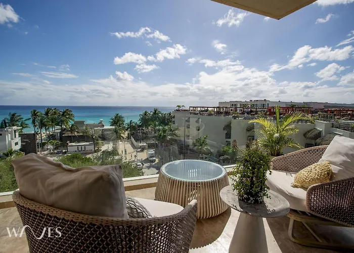 3 Br. Ocean Front Ph With Stunning Views