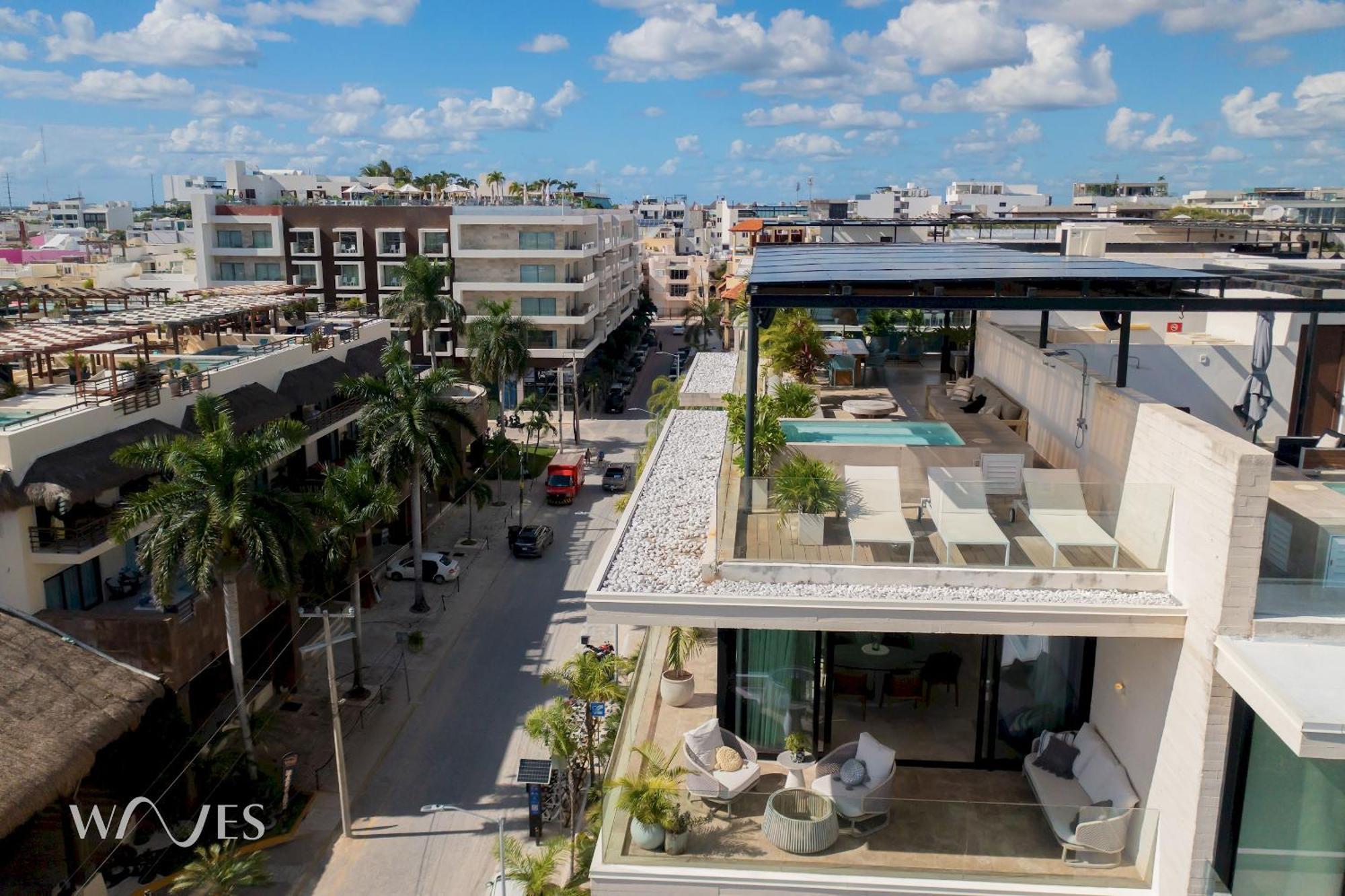 3 Br. Ocean Front Ph With Stunning Views